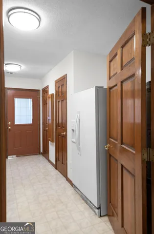 a view of a livingroom with an empty space