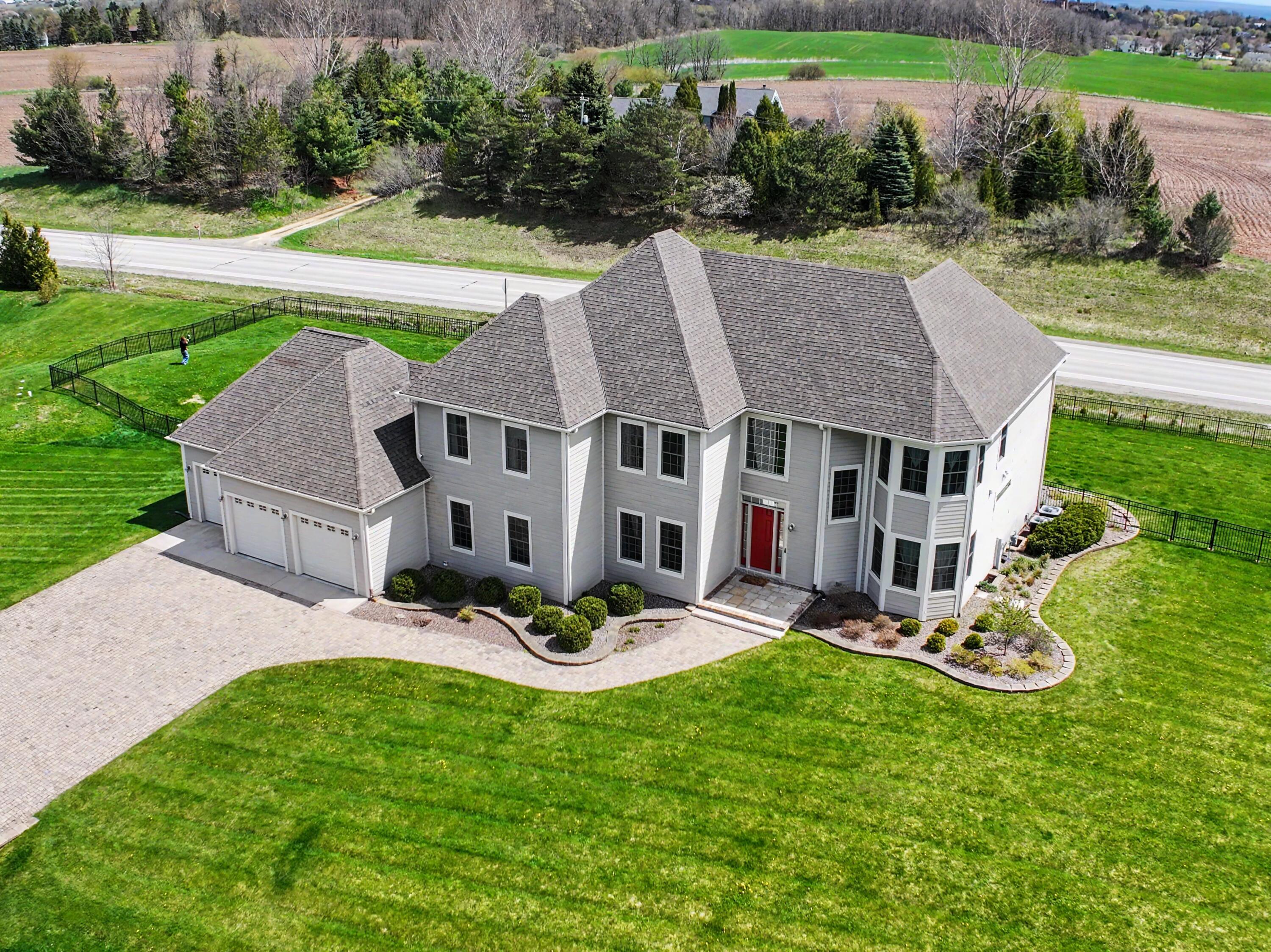 3268 Bay Hill Road Port Washington, WI 53074 - Photo 7 of 46 DJI_20260428085218_0052_D