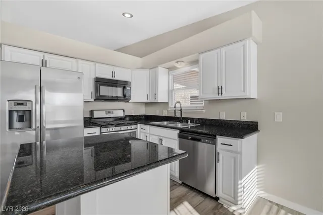 $2,300 | 7567 Violet Vista Avenue, Unit 201, Las Vegas, NV 89130