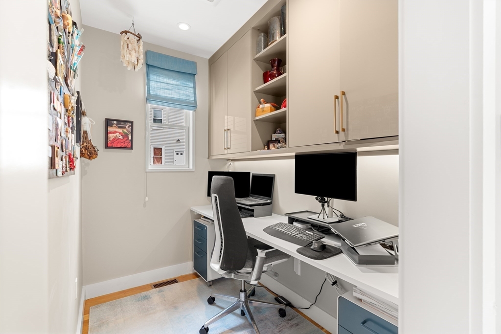 178 Thornton Street, Unit 1 Boston, MA 02119 - Photo 10 of 23
