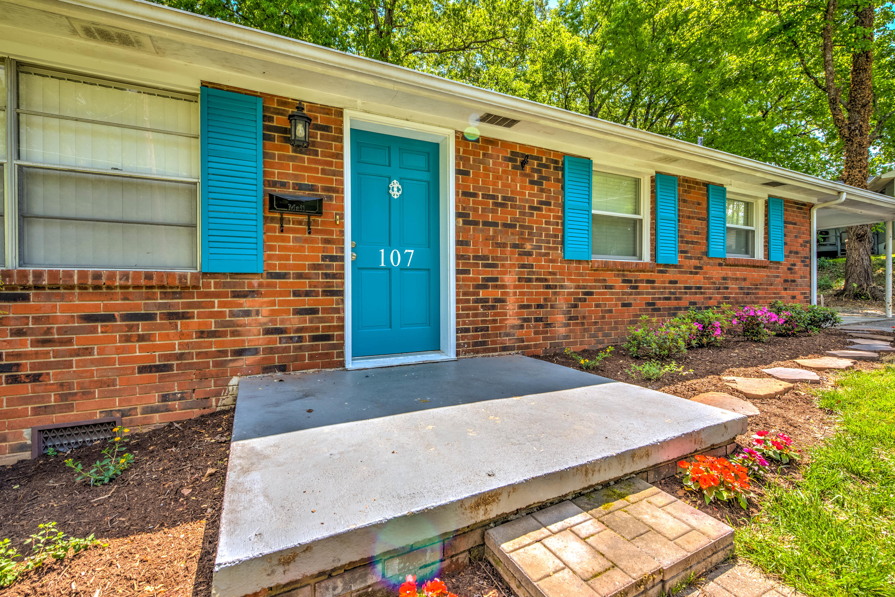 107 Gordon Road Oak Ridge, TN 37830 - Photo 3 of 29 3 (15)