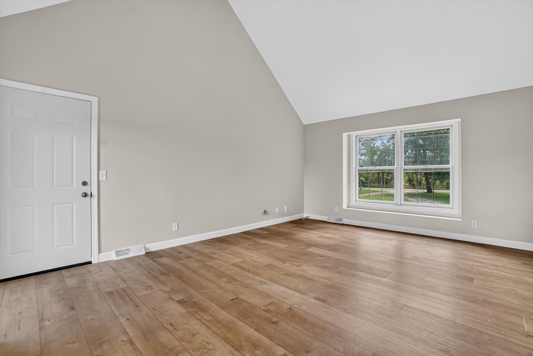 4437 South Oakley Road Janesville, WI 53546 - Photo 18 of 40