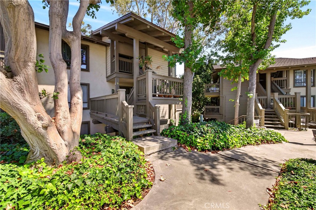 9 Madrona Irvine, CA 92612 - Photo 31 of 38 a front view of a house with garden