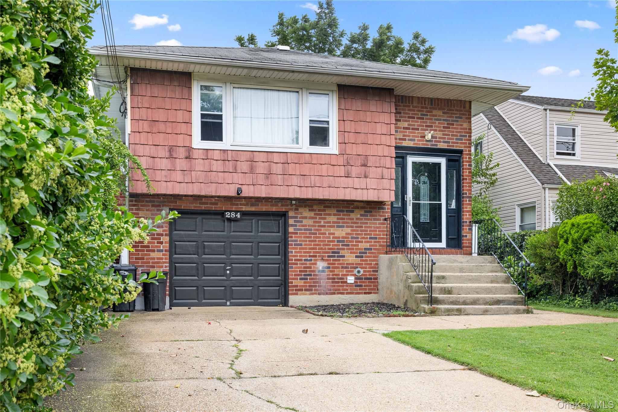 284 Baldwin Road Hempstead, NY 11550 - Photo 2 of 33 Gallery Image 2