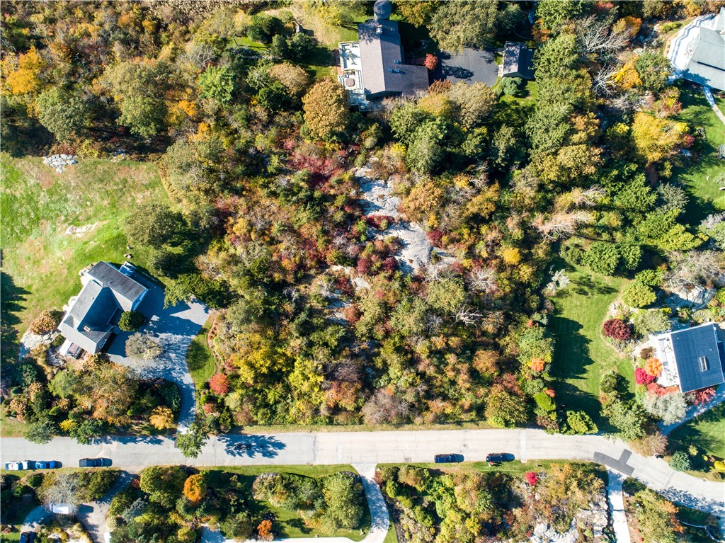 11 Ocean Heights Road Newport, RI 02840 - Photo 2 of 8