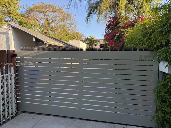 $3,999 | 3373 Southwest 29th Terrace, Unit 3373, Miami, FL 33133