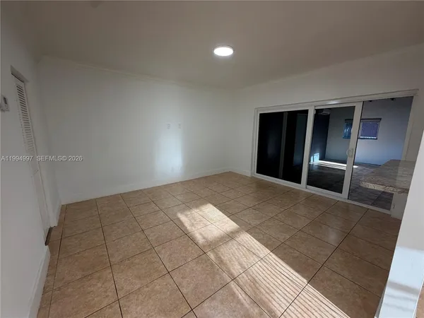 $3,999 | 3373 Southwest 29th Terrace, Unit 3373, Miami, FL 33133