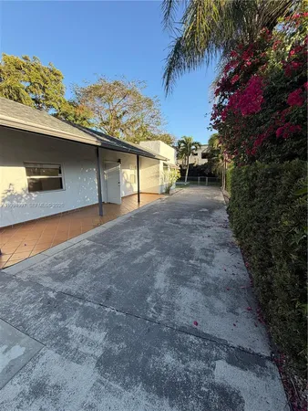 $3,999 | 3373 Southwest 29th Terrace, Unit 3373, Miami, FL 33133