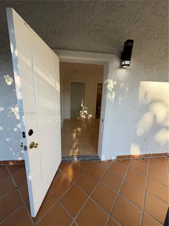 $3,999 | 3373 Southwest 29th Terrace, Unit 3373, Miami, FL 33133