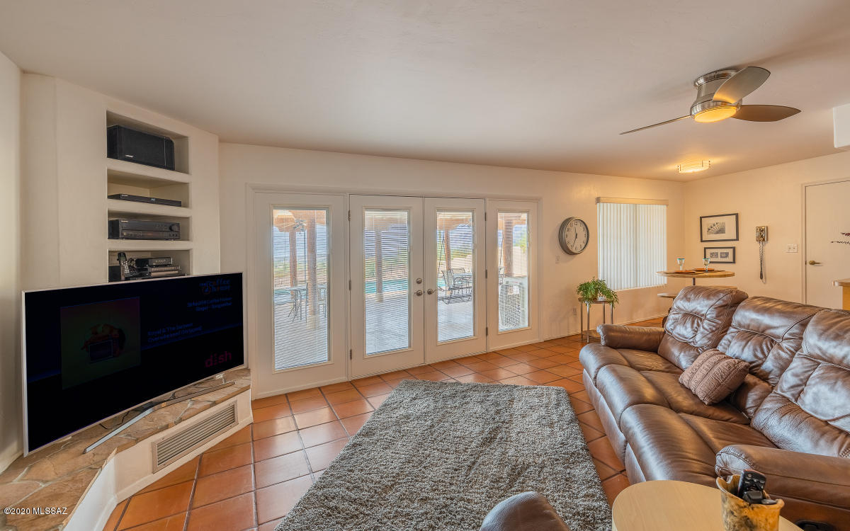 4055 North Drake Place Tucson, AZ 85749 - Photo 11 of 36 Gallery Image 11