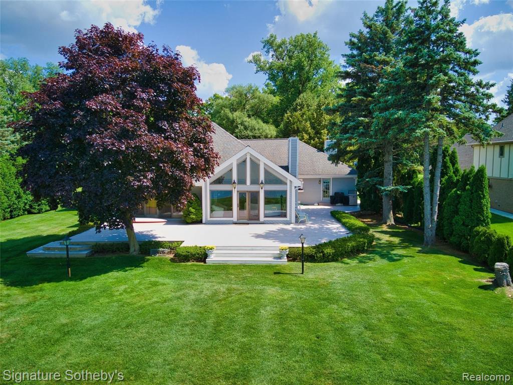 2020 Lake Angelus Road Lake Angelus, MI 48326 - Photo 9 of 52