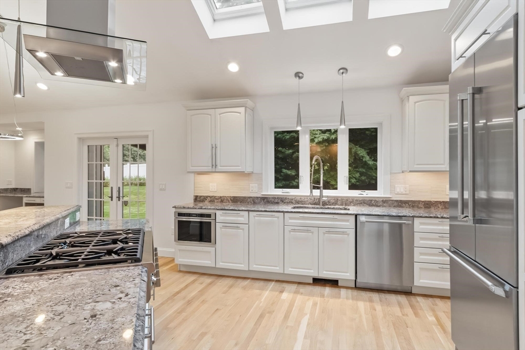 24 Robin Hill Road Chelmsford, MA 01824 - Photo 11 of 42 Gallery Image 11