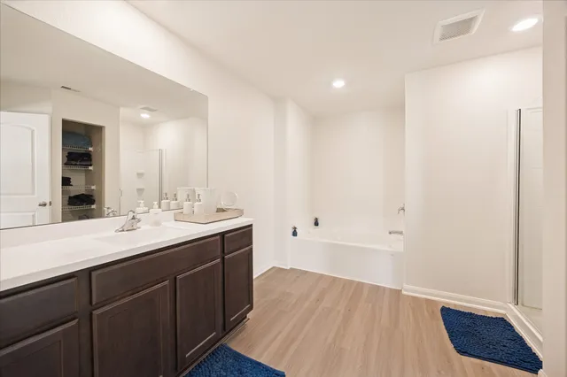 $265,000 | 6215 El Turquesa Drive, Houston, TX 77048