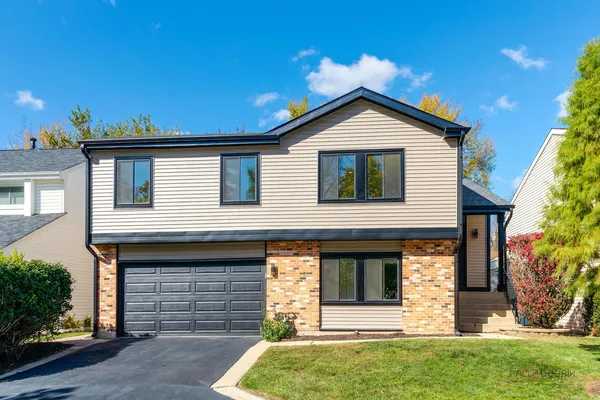 $633,000 | 112 Ironwood Court, Rolling Meadows, IL 60008