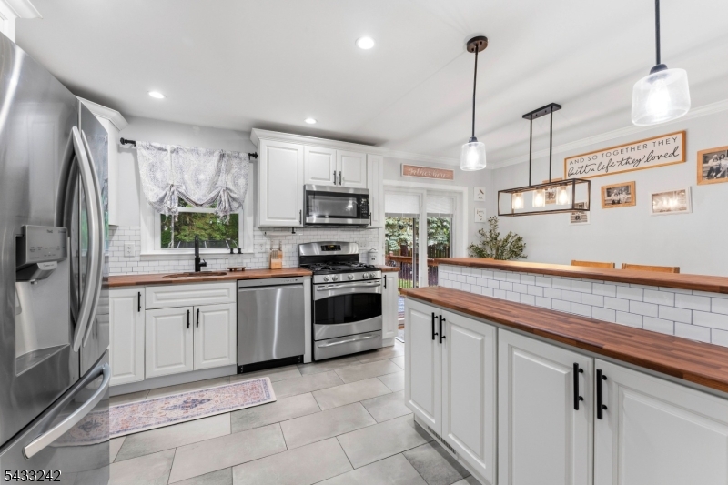 841 Colonial Arms Road Union, NJ 07083 - Photo 7 of 21