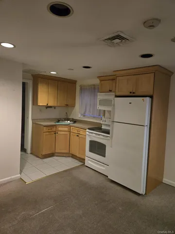 $1,850 | 747 West Nyack Road, West Nyack, NY 10994