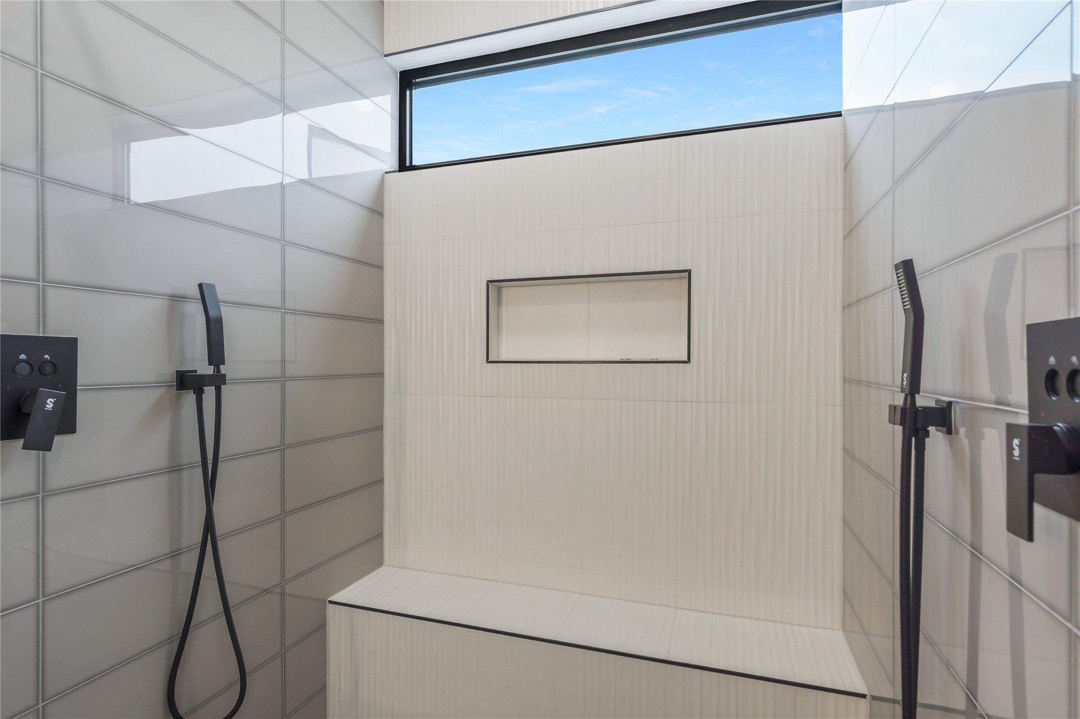 2237 Blalock Road Houston, TX 77080 - Photo 25 of 33 a bathroom with a shower