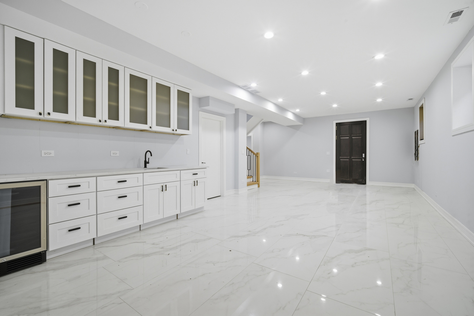 38 Washington Street Glenview, IL 60025 - Photo 20 of 27 a view of an empty room with a cabinet
