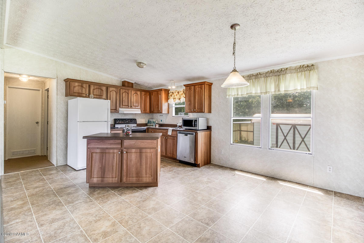 102 Gateau Road Scott, LA 70583 - Photo 3 of 27 102 Gateau-4