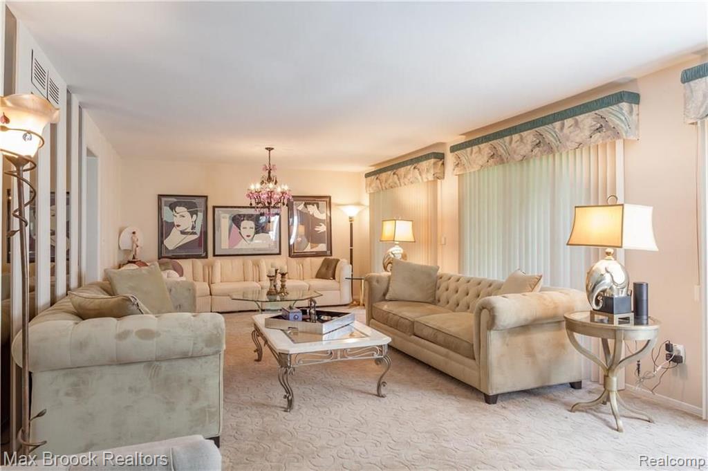 35611 Fredericksburg Road Farmington Hills, MI 48331 - Photo 22 of 36