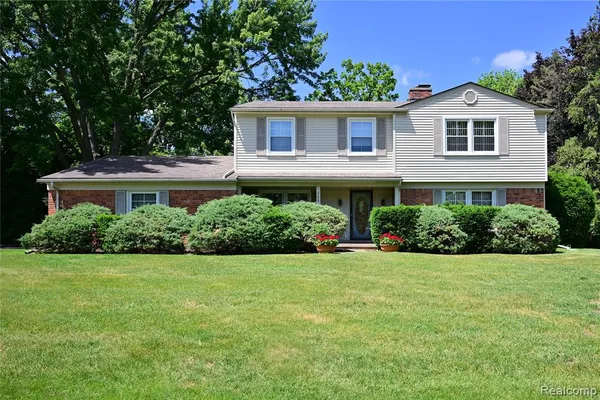 $525,000 | 5888 Pentland Road, Bloomfield Hills, MI 48301