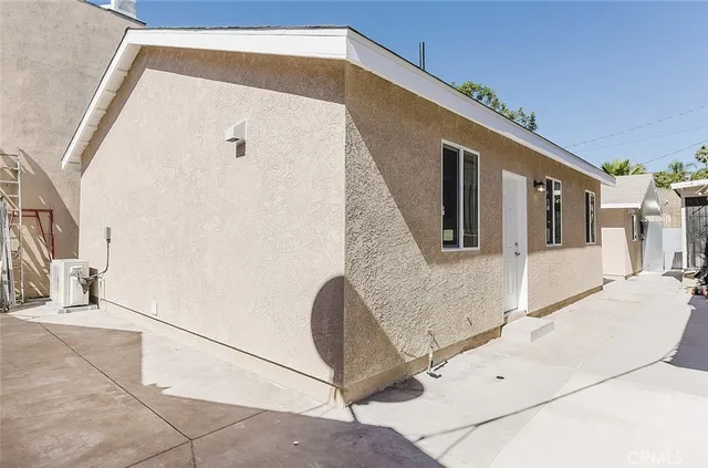 $2,600 | 5257 Fountain Avenue, Unit 1/2, Los Angeles, CA 90027