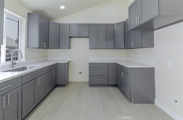 $2,600 | 5257 Fountain Avenue, Unit 1/2, Los Angeles, CA 90027