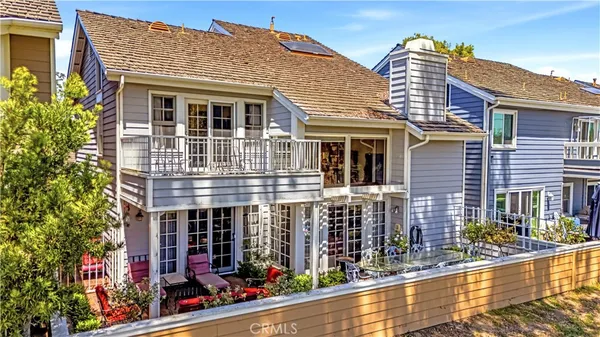 $1,488,888 | 6068 Ave De Castillo, Long Beach, CA 90803