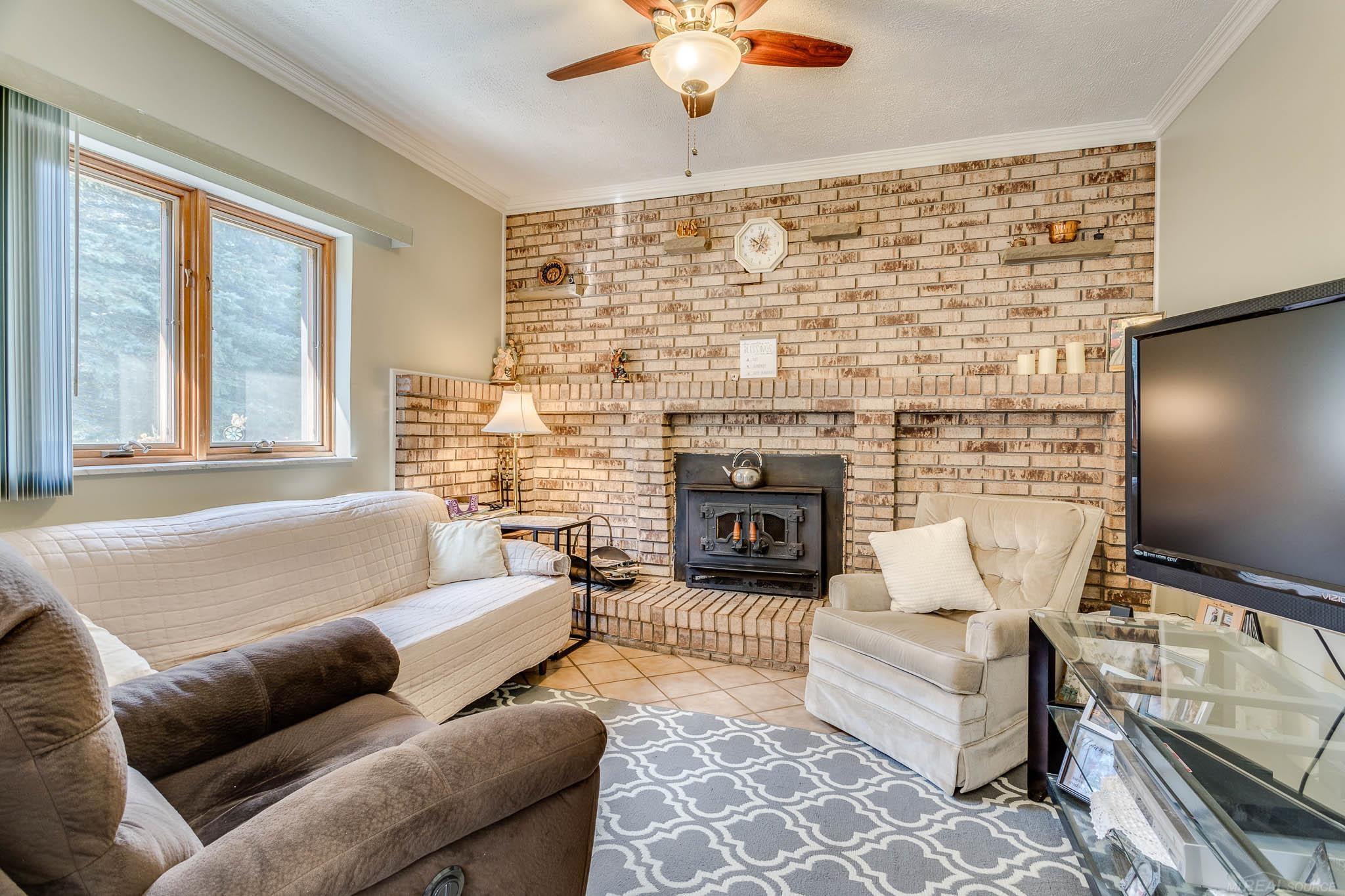 6945 Gardner Line Road Lexington, MI 48450 - Photo 22 of 52 Front Living Room