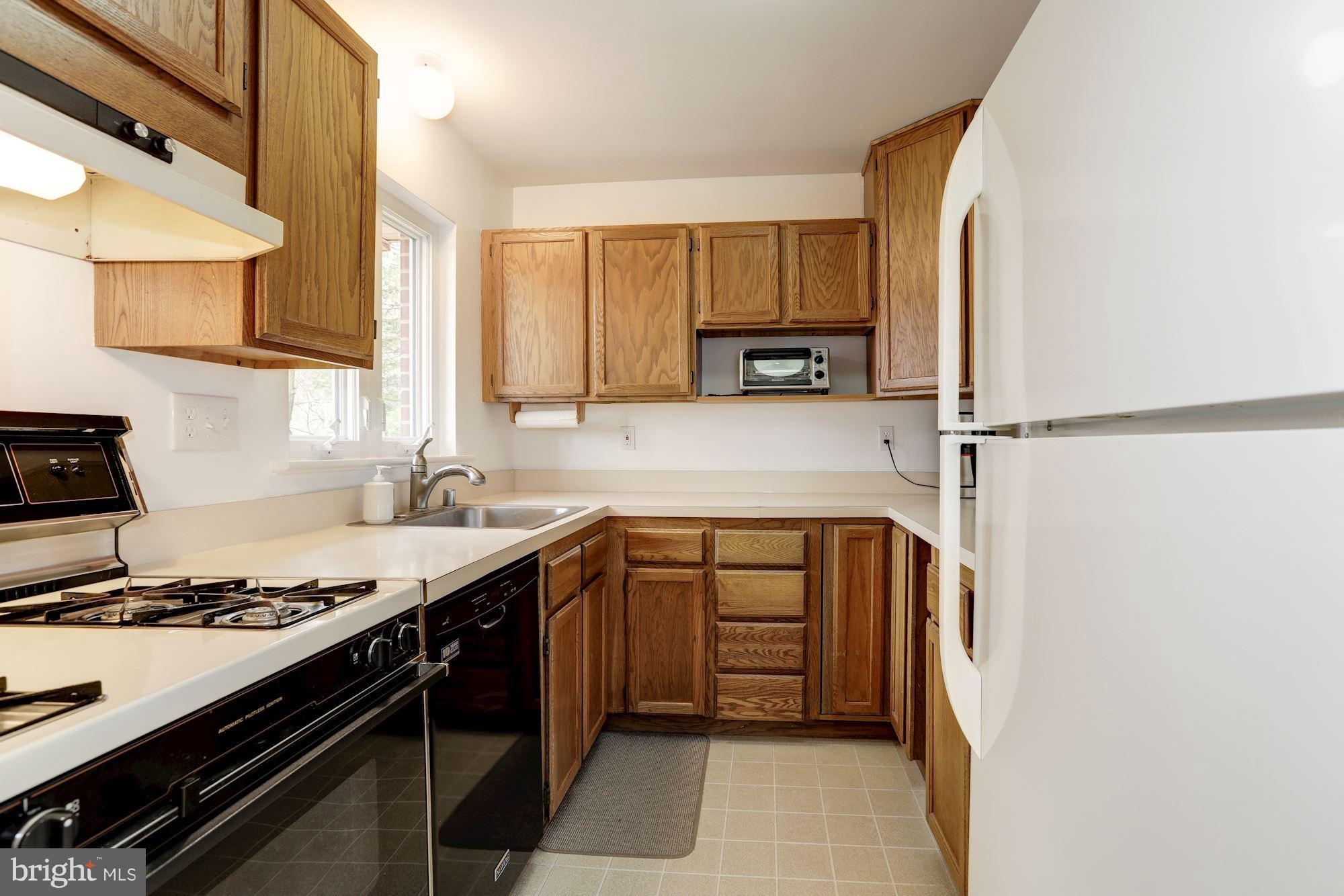 5308 Waneta Road Bethesda, MD 20816 - Photo 6 of 20 Kitchen