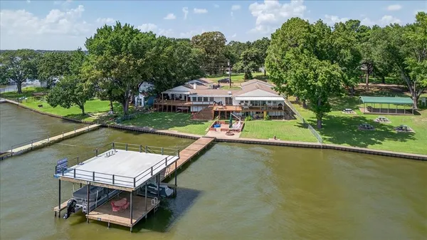 $985,000 | 105 Blue Water Circle, Mabank, TX 75156