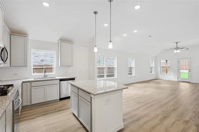 $350,990 | 31006 Lake Lila Trail, Waller, TX 77484