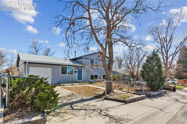 14 Duncan Road Pueblo, CO 81001 - Photo 2 of 26 Split level home with a 1 car garage