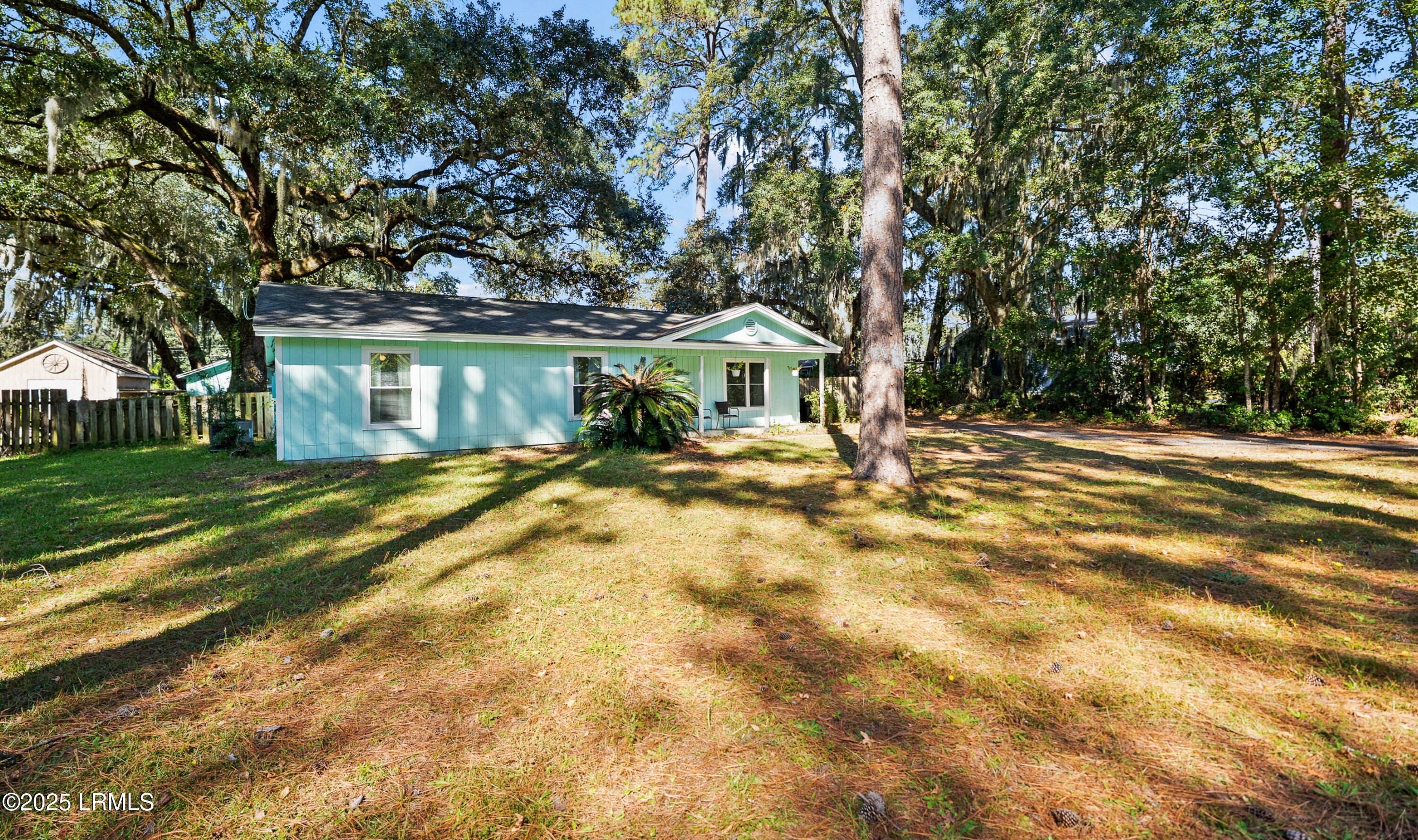 3007 Palmetto Ridge Road Beaufort, SC 29906 - Photo 2 of 28 DSC09597-15-1.jpg-FULL