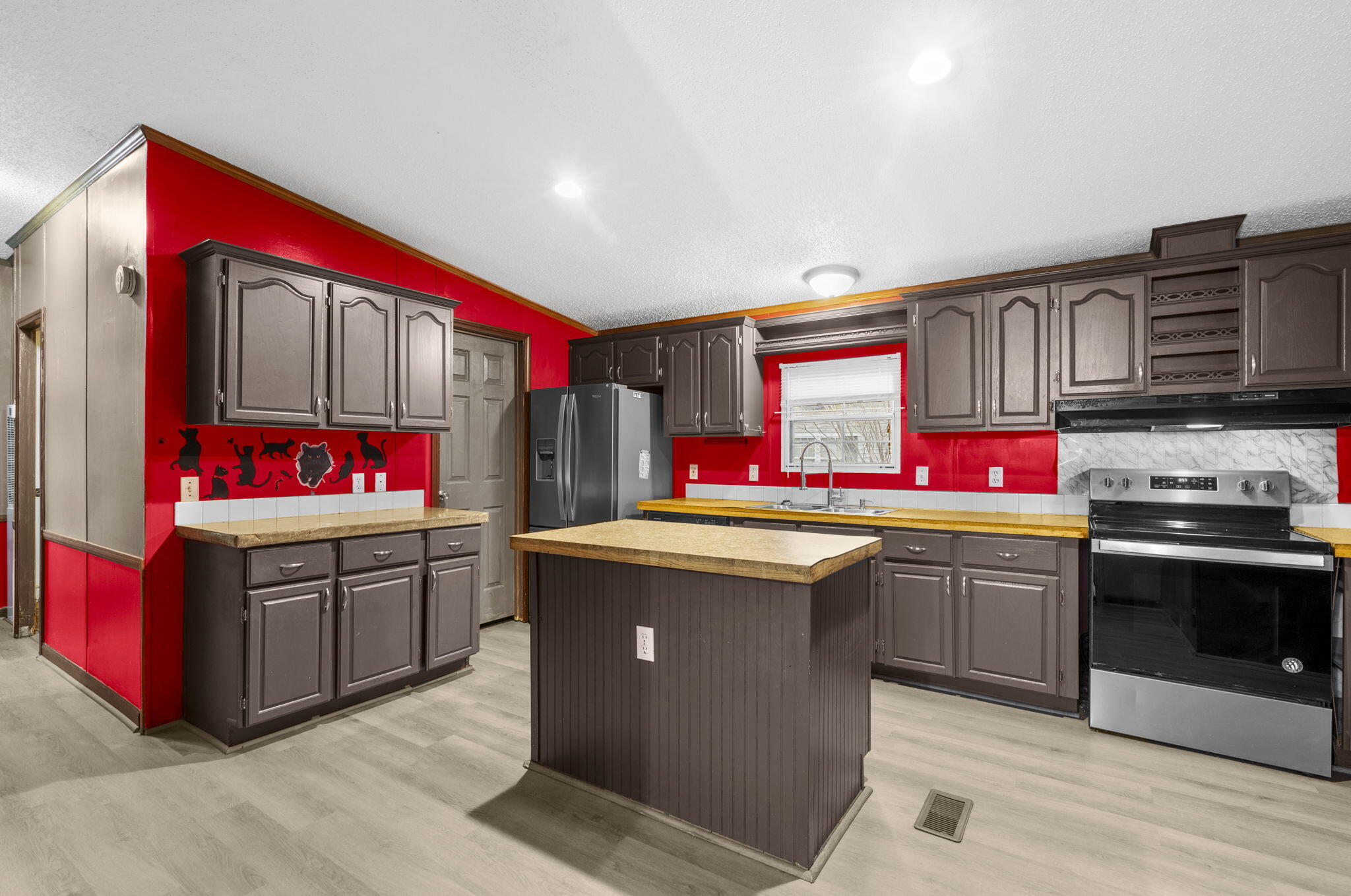 204 Dunmeyer Hill Road Summerville, SC 29485 - Photo 10 of 35 6-web-or-mls-DSC07327