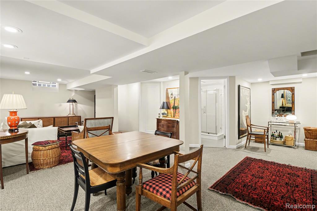 38 Maplefield Road Pleasant Ridge, MI 48069 - Photo 18 of 37 Gallery Image 18