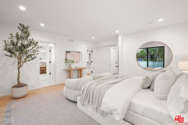 $4,469,000 | 2530 Beverley Avenue, Santa Monica, CA 90405