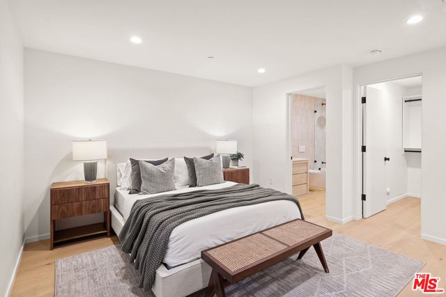 $4,469,000 | 2530 Beverley Avenue, Santa Monica, CA 90405