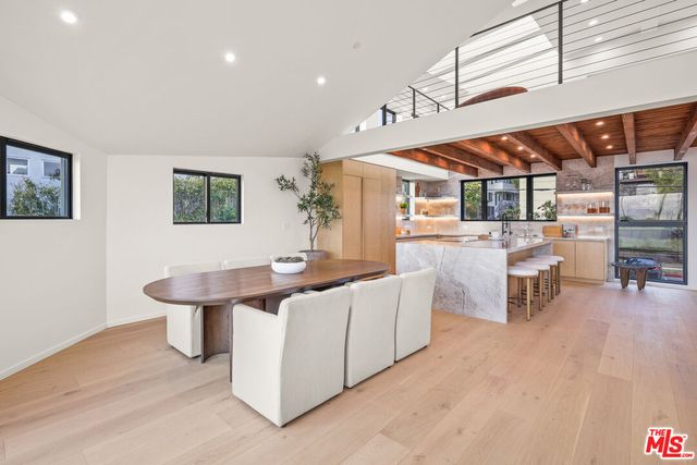 $4,469,000 | 2530 Beverley Avenue, Santa Monica, CA 90405