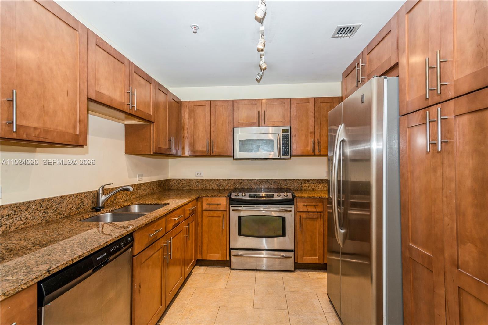 8395 Southwest 73rd Avenue, Unit 417 Miami, FL 33143 - Photo 23 of 40