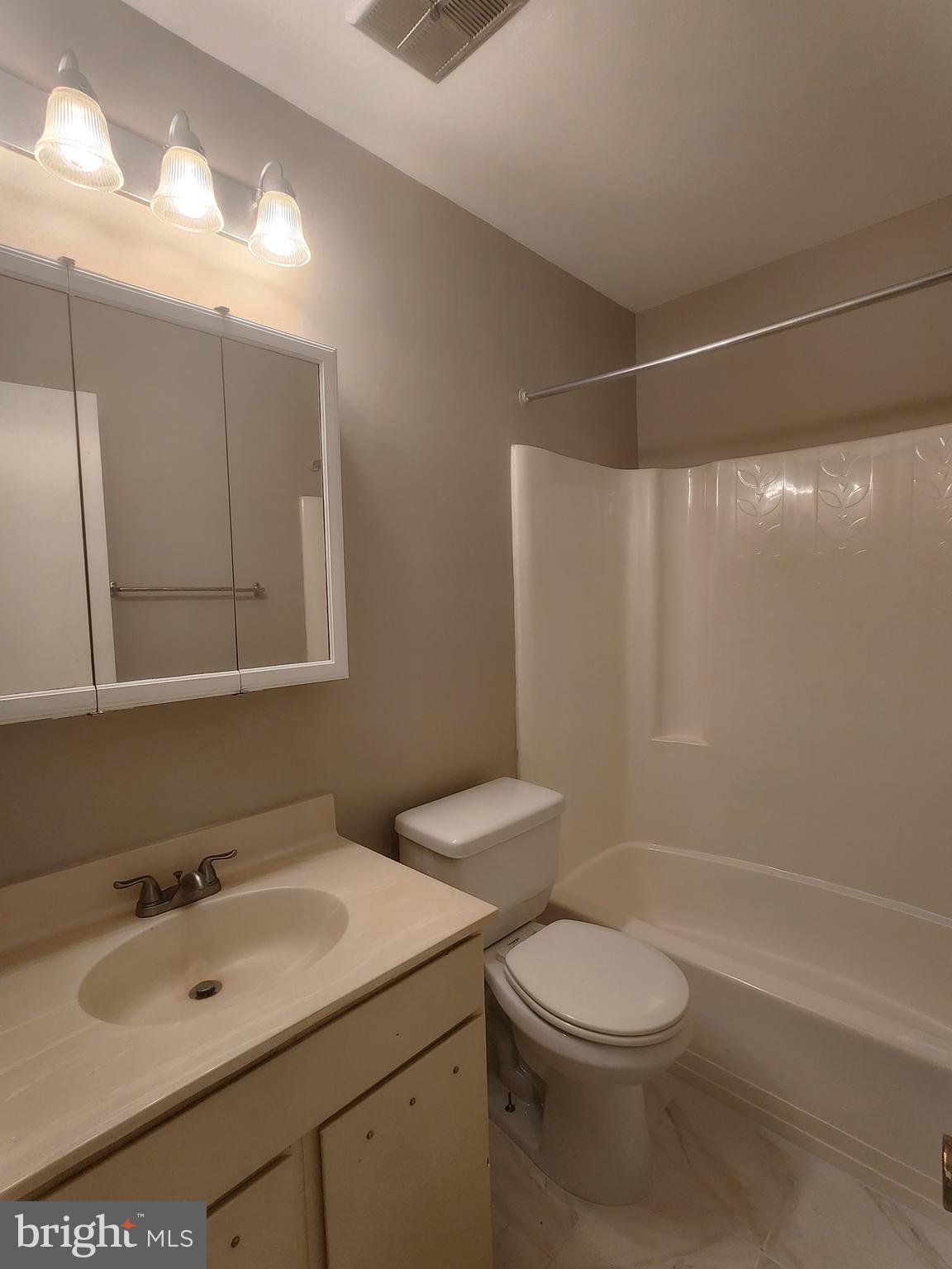 9139 September Lane Silver Spring, MD 20901 - Photo 17 of 23 Bathroom