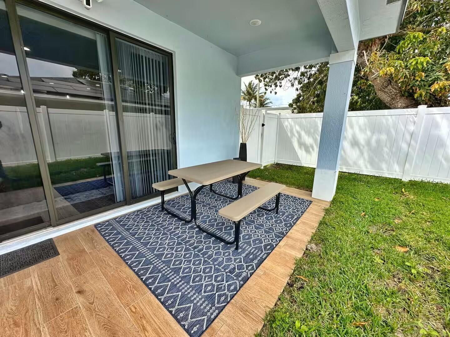 601 Southwest 3rd Street Delray Beach, FL 33444 - Photo 49 of 75 a living room with a rug