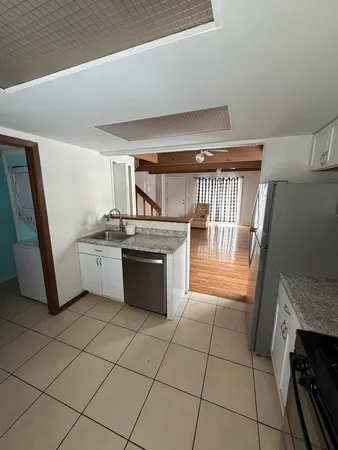 $179,990 | 523 Meadow Green Lane, Round Lake Beach, IL 60073