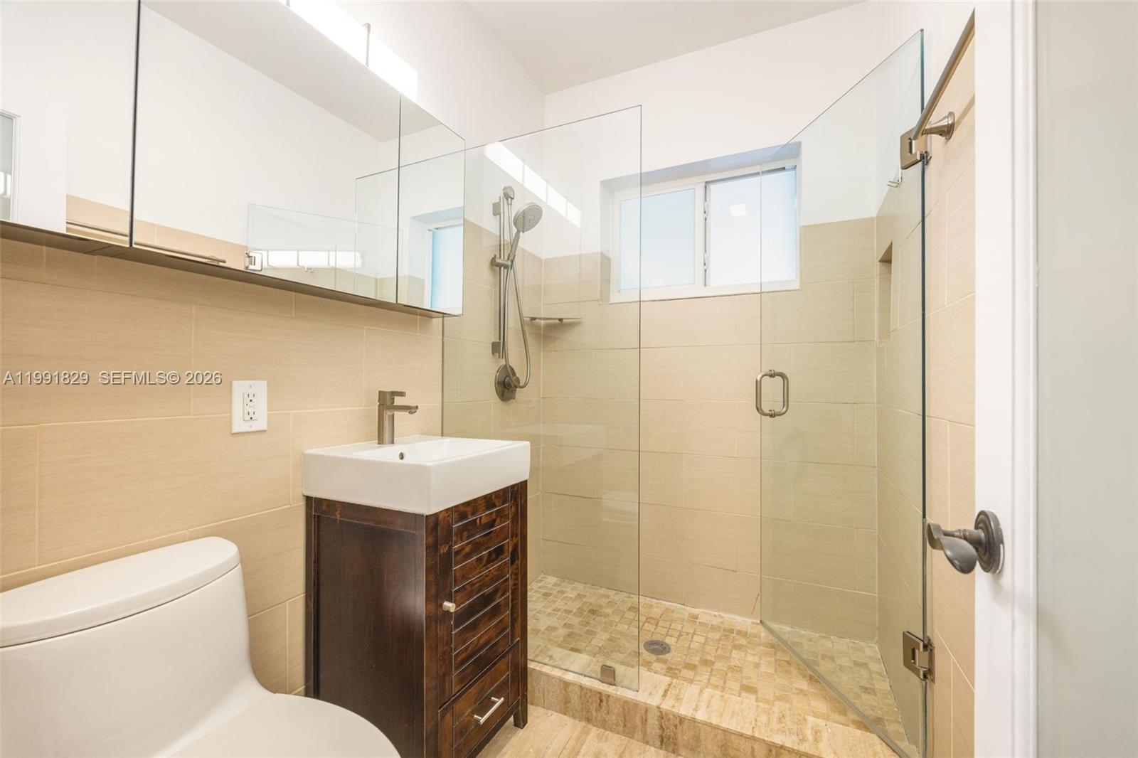 2431 Overbrook Street Miami, FL 33133 - Photo 11 of 15