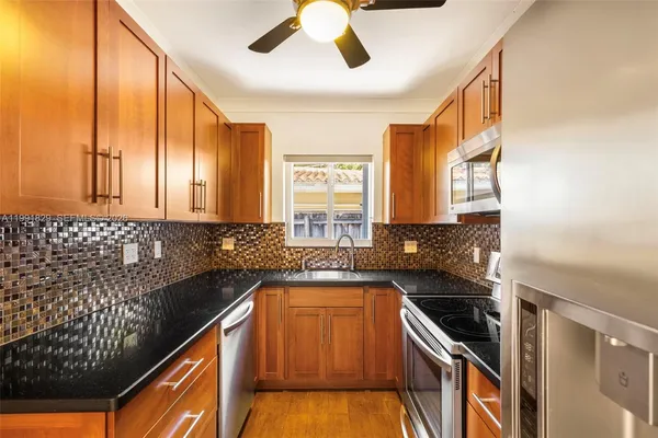 $4,600 | 2431 Overbrook Street, Miami, FL 33133