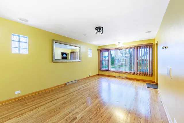 $249,999 | 1124 Linden Avenue, Bellwood, IL 60104