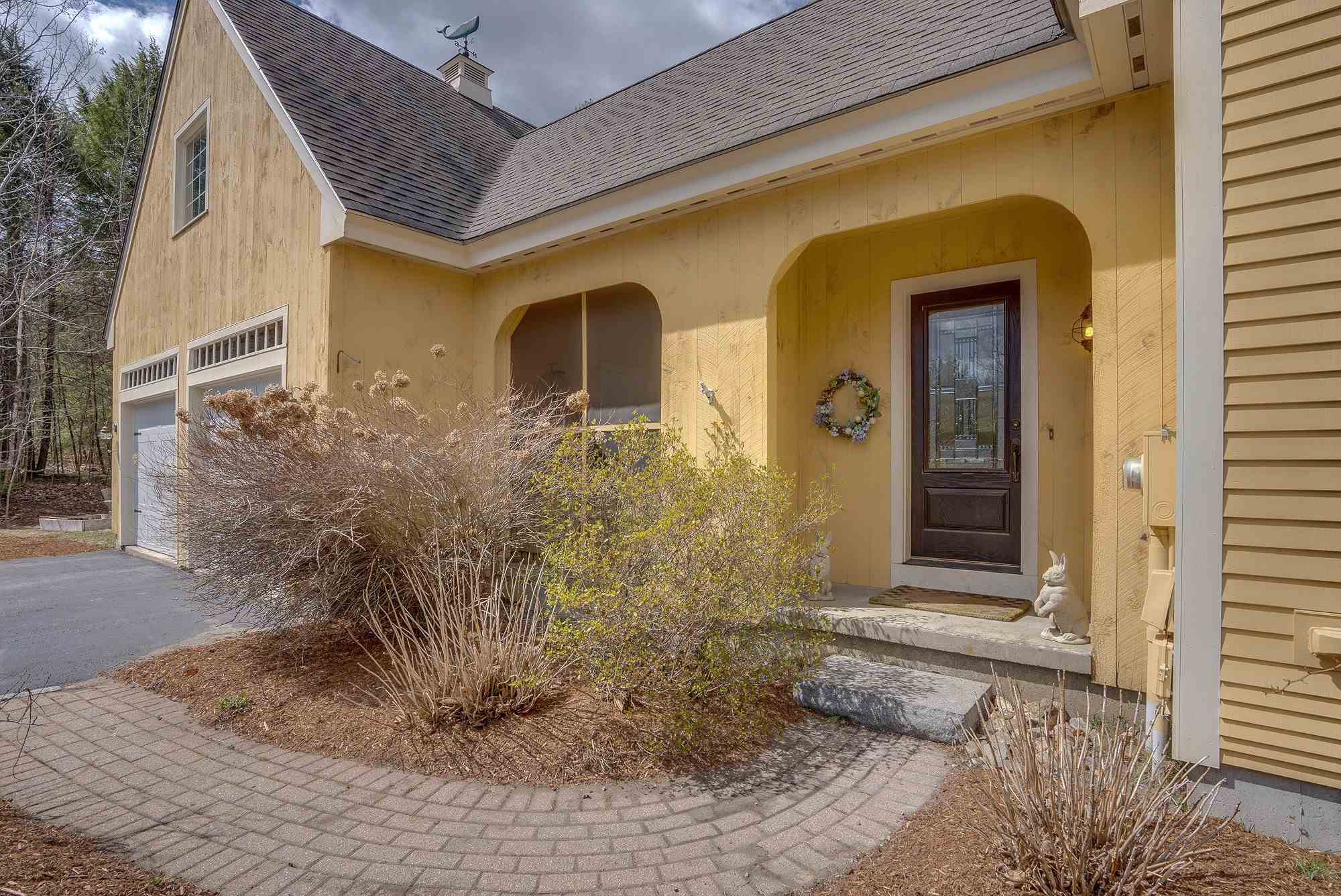 82 Carriage Road New Boston, NH 03070 - Photo 4 of 32 Gallery Image 4