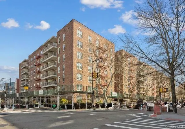 $168,000 | 142-05 Roosevelt Avenue, Unit 517 | Downtown Flushing