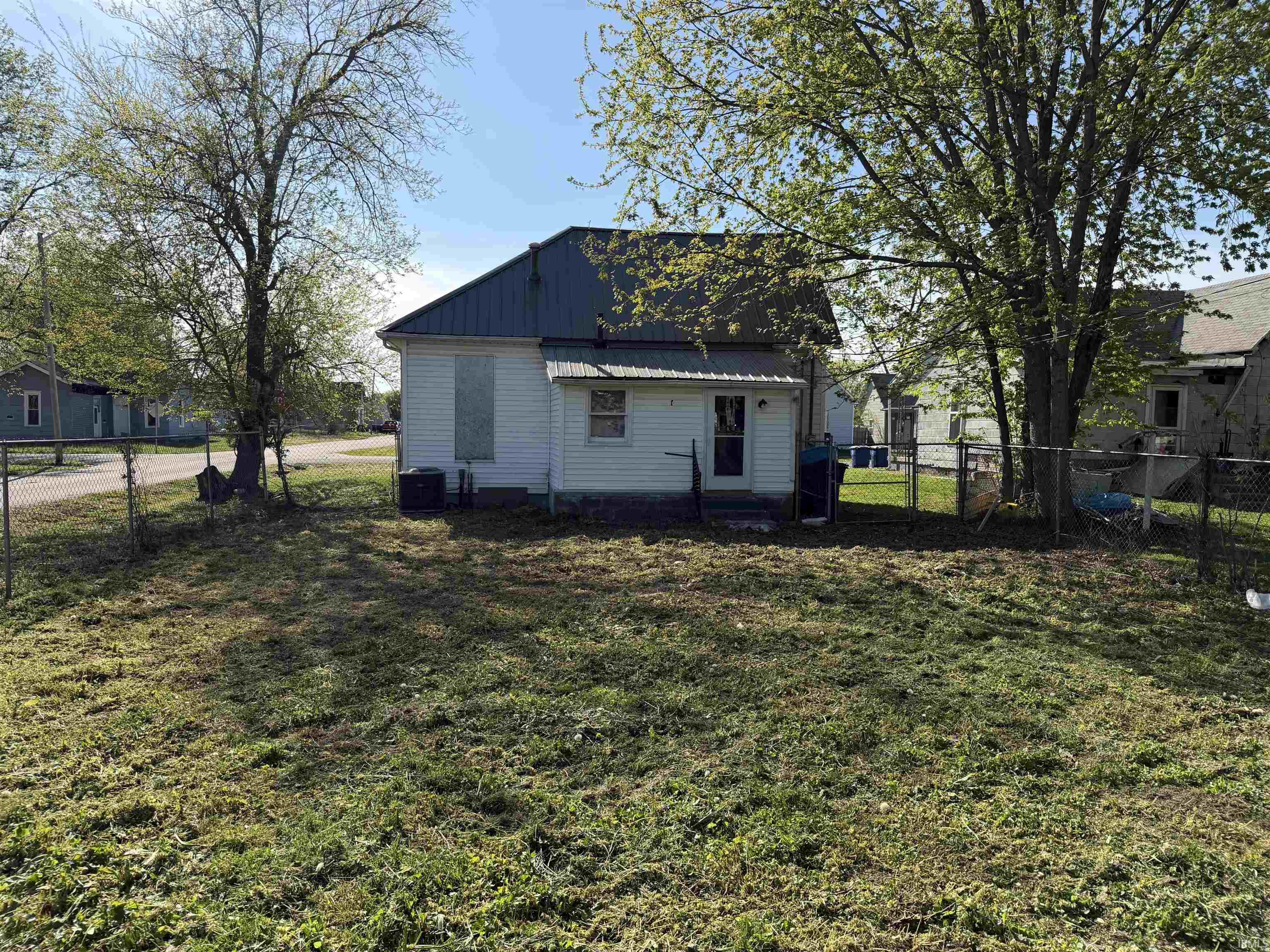 730 South Stormont Street Princeton, IN 47670 - Photo 3 of 11