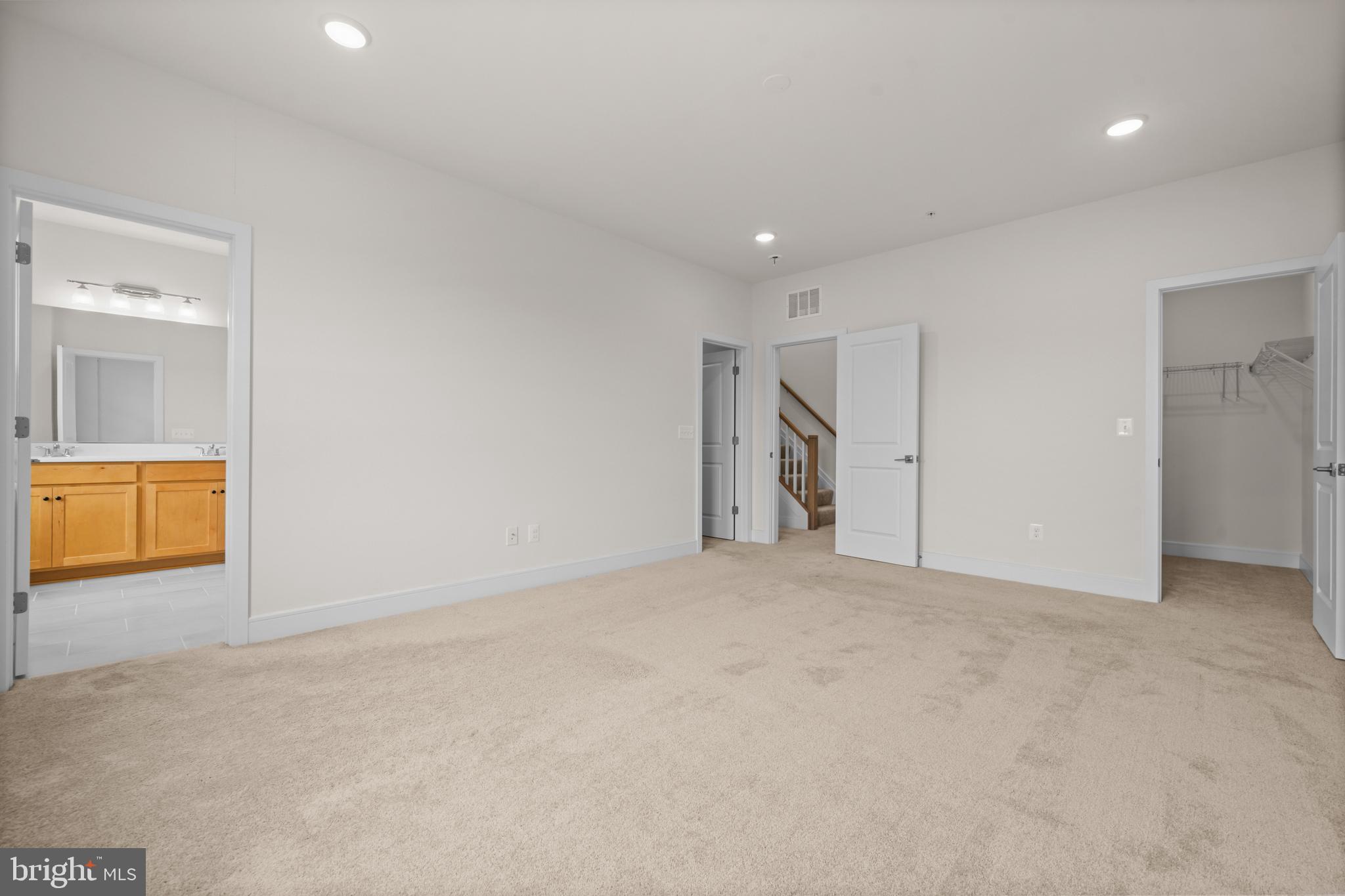 43382 Farringdon Square Broadlands, VA 20148 - Photo 21 of 34 a view of an empty room